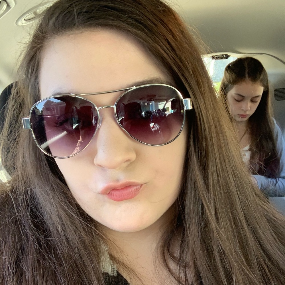 Meet your Posher, Hailey
